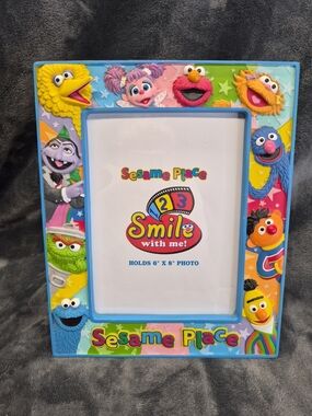 Sesame Place Foto Frame Hold 6x8 Inc. 3D Molded Characters Vivrant Color...